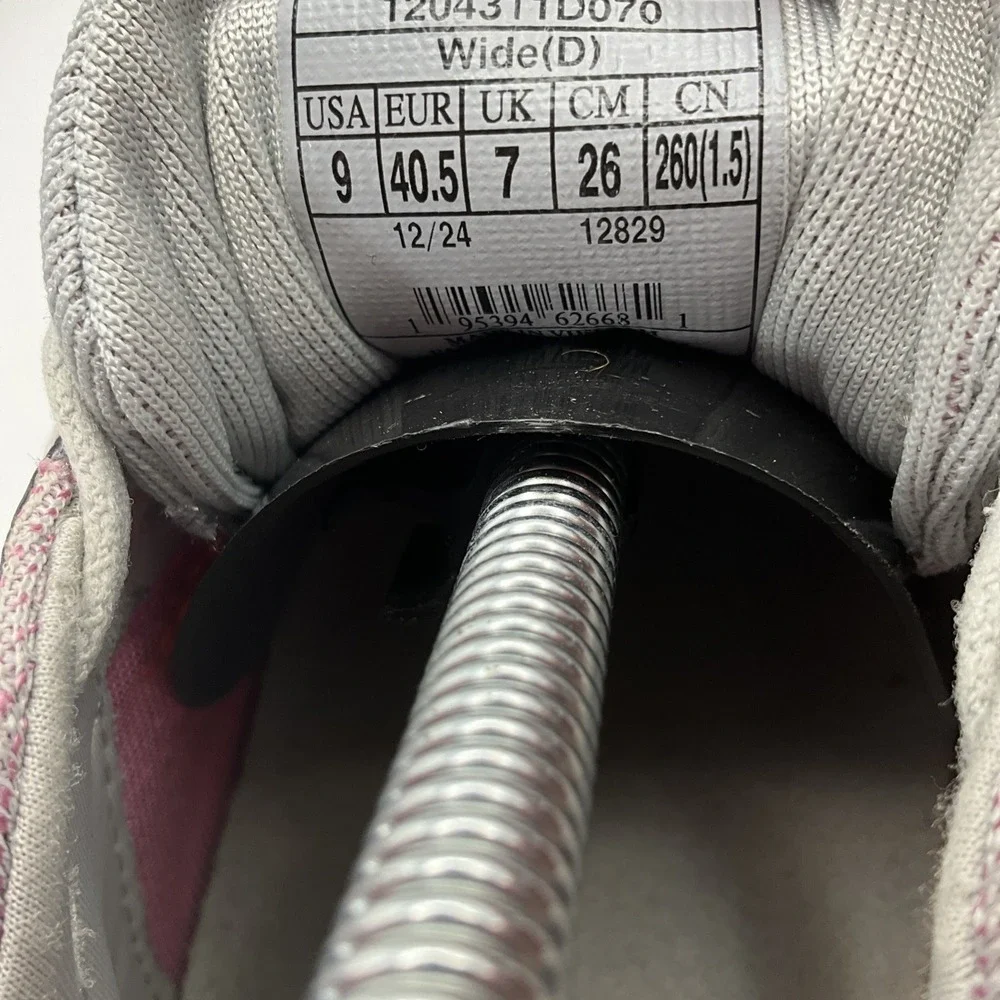 Size 9 - Brooks Ghost 17 Oyster Apricot‎ Pink W